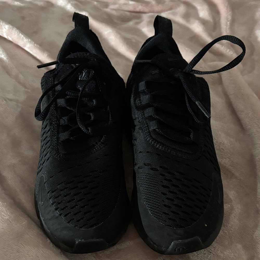 Women’s Nike Air 270 running shoes